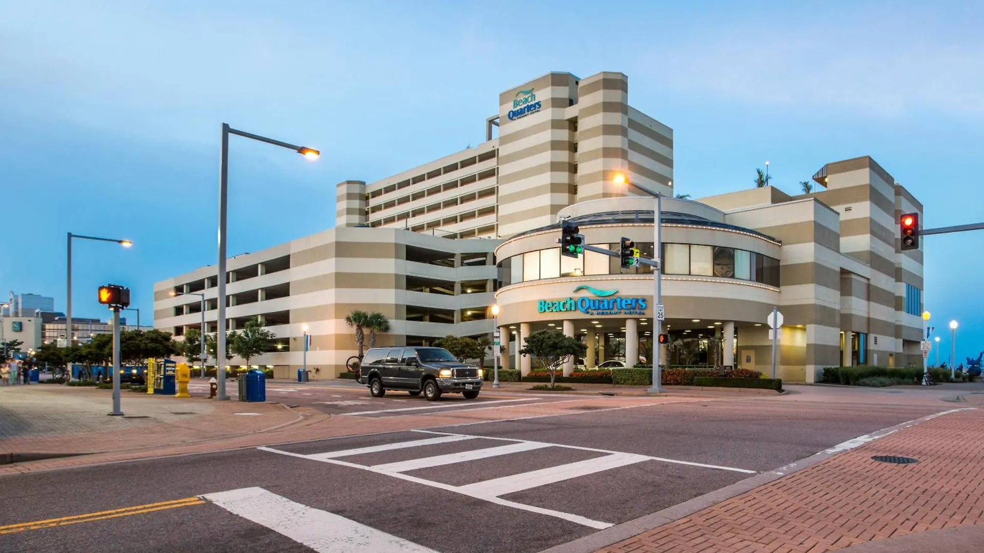 Beach Quarters Resort Virginia Beach 3*,