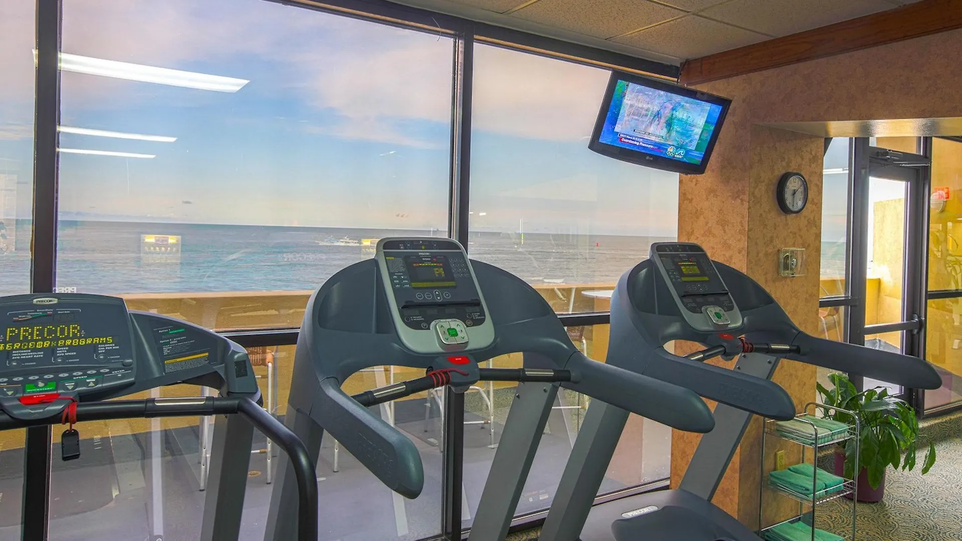 Beach Quarters Resort Virginia Beach