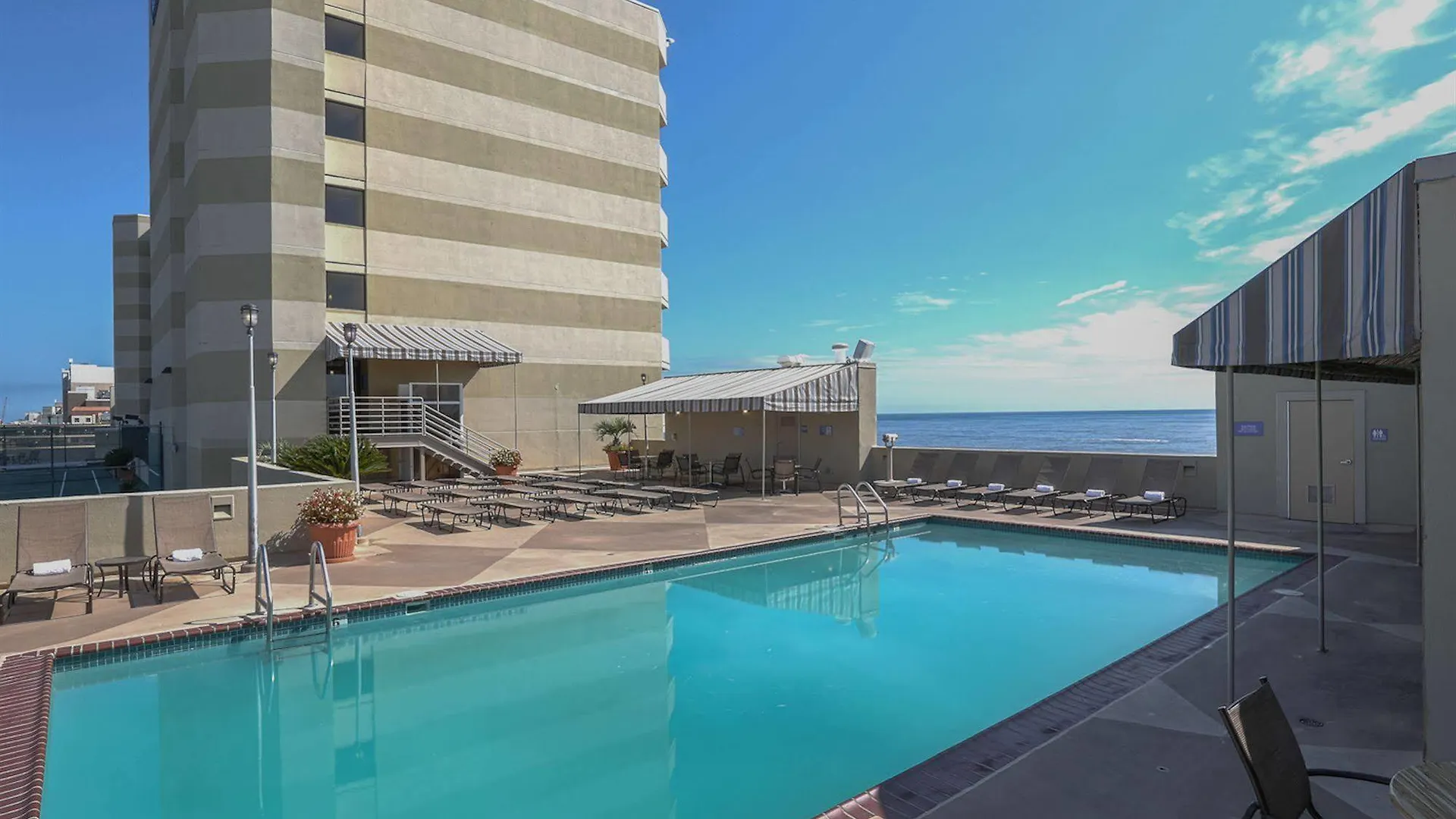 Beach Quarters Resort Virginia Beach