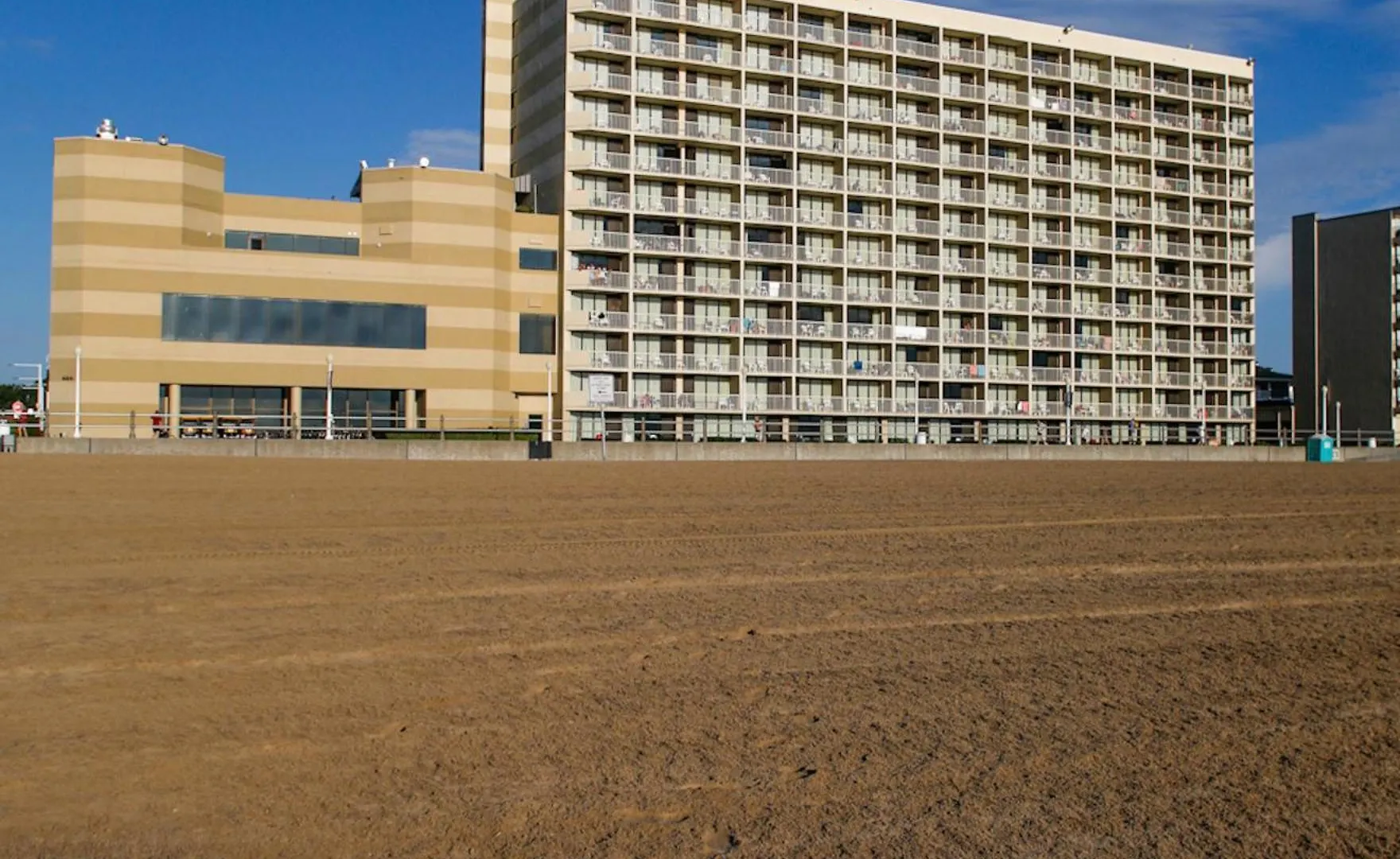Beach Quarters Resort Virginia Beach